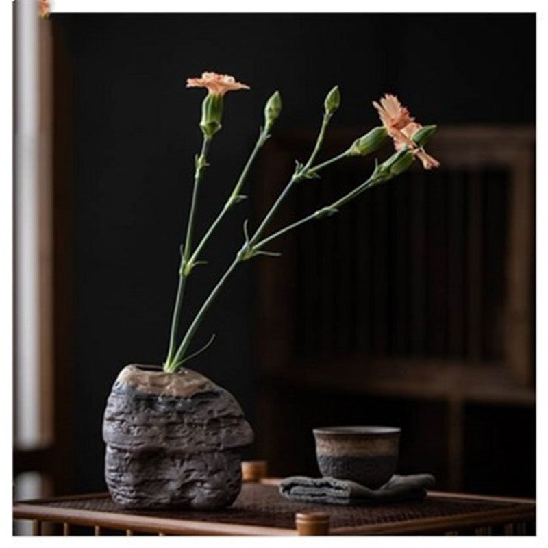 Gold Ceramic Zen Bud Vase – 3 Minimalist Shapes